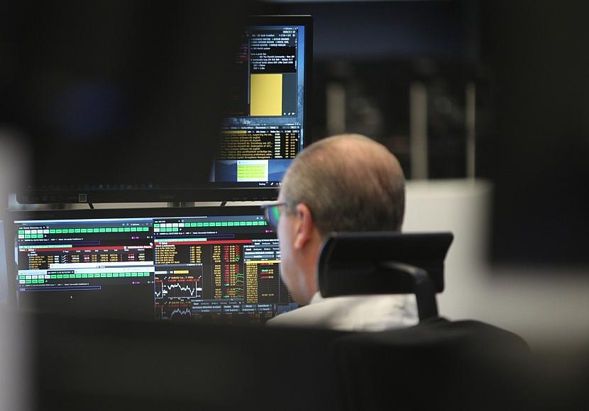 Dax startet leicht im Minus - Zoll-Chaos treibt Goldpreis an