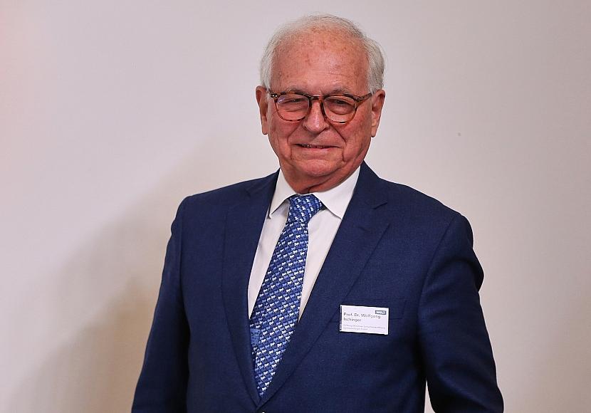 Ischinger dämpft Erwartungen an Trump-Putin-Gipfel