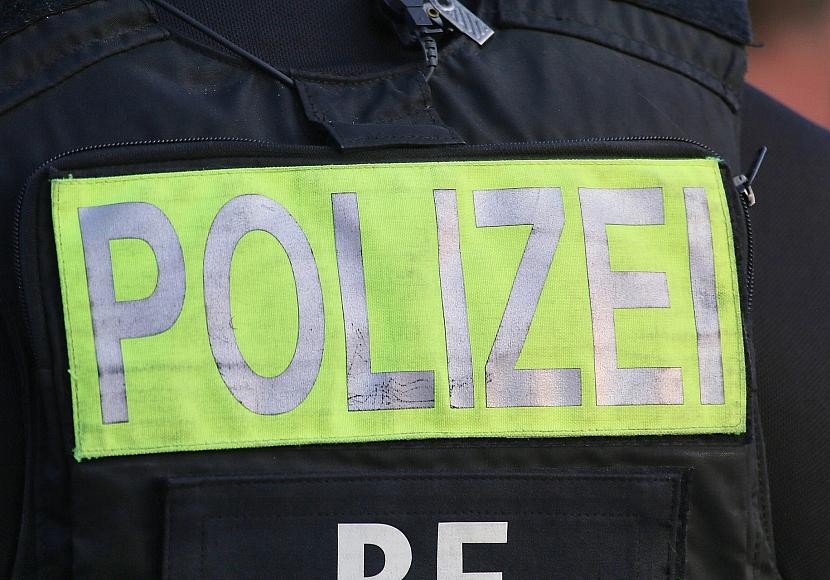 Polizeischüler greift Mann in Berlin-Mitte rassistisch an