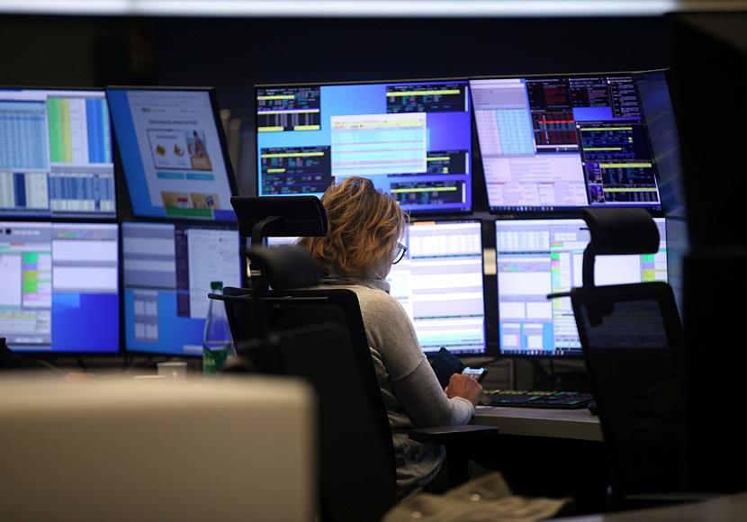 Dax bis zum Mittag weiter im Aufschwung - Rheinmetall gefragt