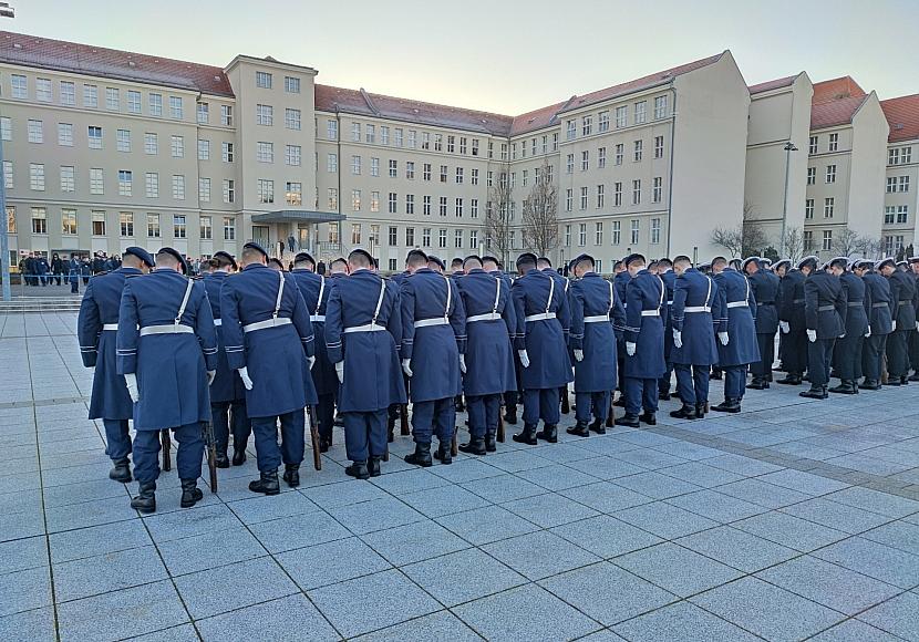 Bundeswehrbeschäftigte kritisieren Personalpolitik von Pistorius