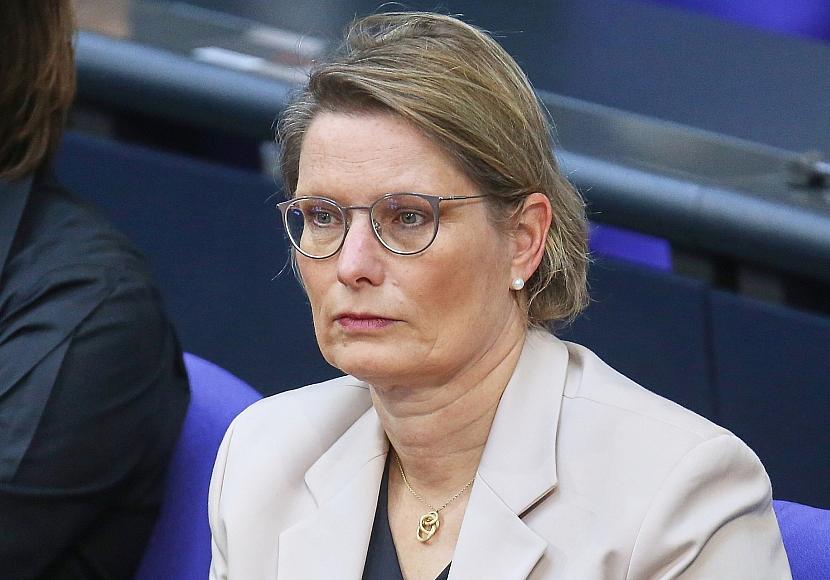 Hubig prüft Verschärfung der Frauenquote