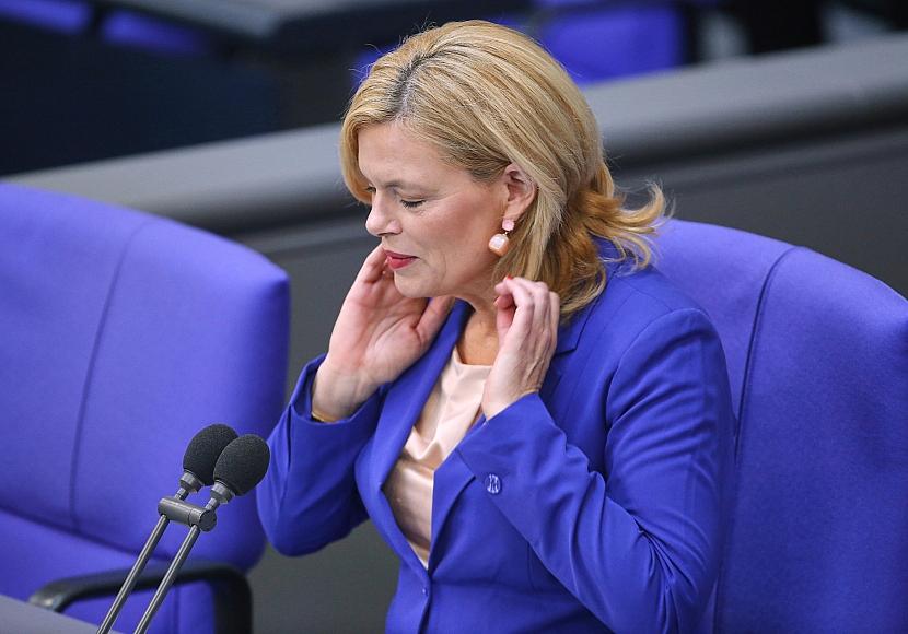 Klöckner warnt vor Unterdrückung von Debatten in Parlamenten