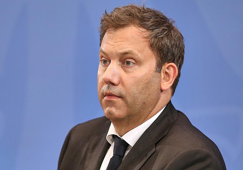 Schröder lobt Klingbeils Reformbemühungen als 