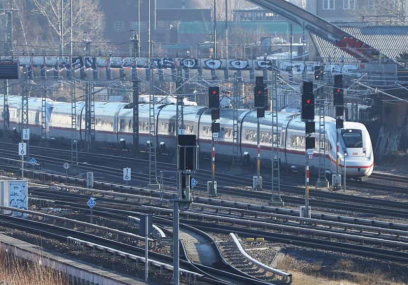 Fernverkehrszüge der Deutschen Bahn so unpünktlich wie nie zuvor