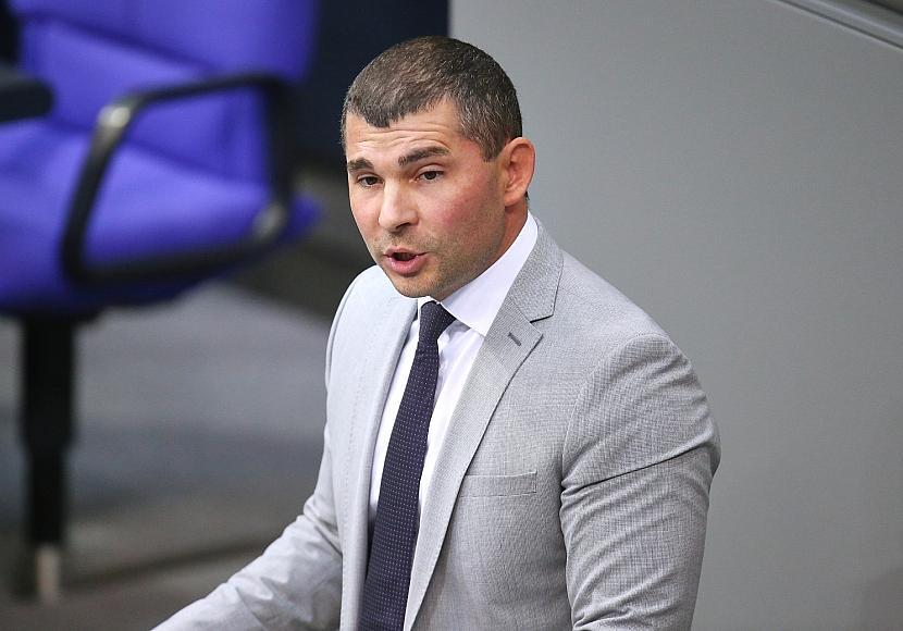 Bundestag hebt Immunität von AfD-Politiker Scheirich auf