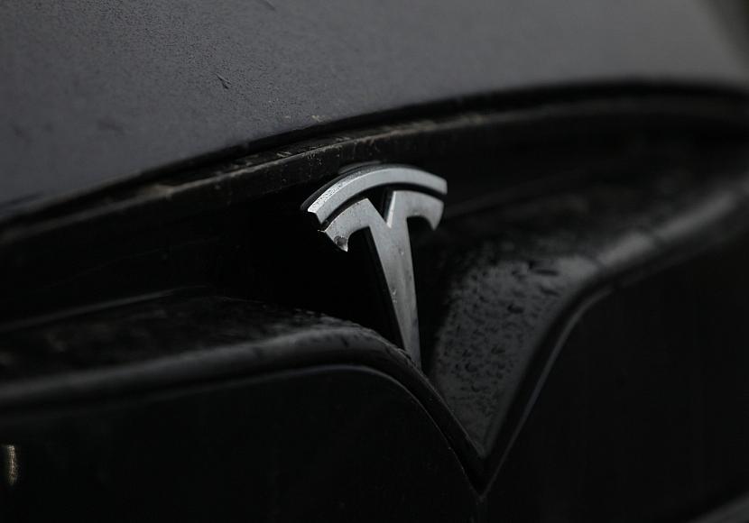 Tesla-Aktionäre stimmen für billionenschweres Paket für Musk