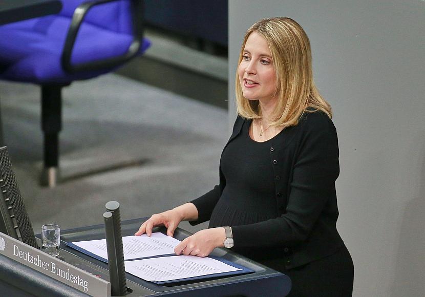 Hubertz will trotz Mutterschutz an Rentenabstimmung teilnehmen