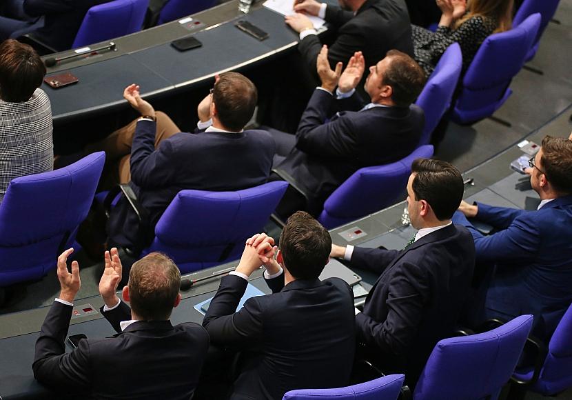 10 Renten-Abweichler in Unionsfraktion - keine bei der SPD