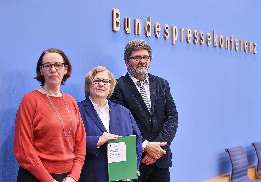 DIMR hält Hausdurchsuchungen wegen Hass im Netz für legitim