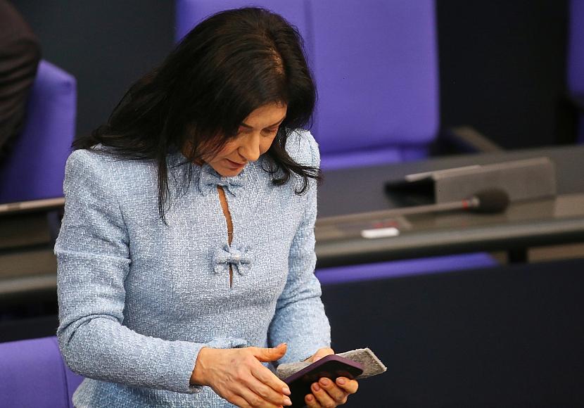 Reiche will frühere Unternehmensteuersenkung