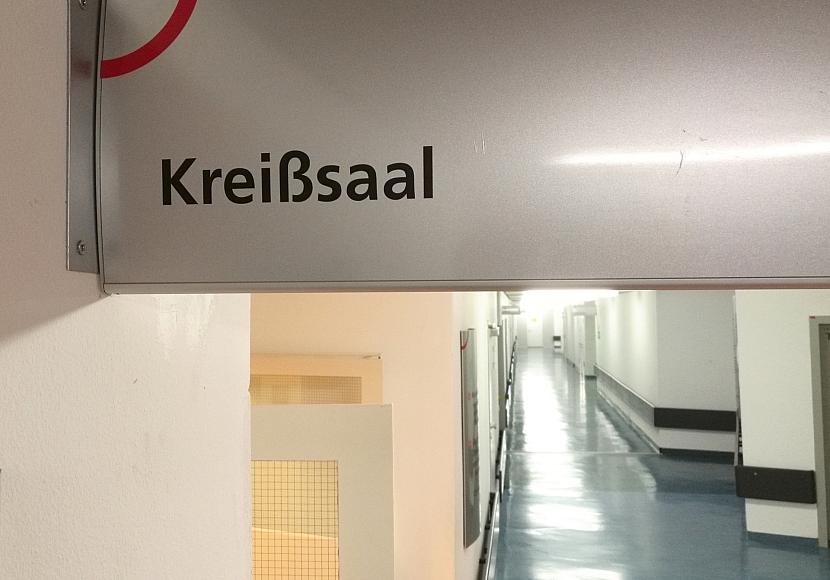 Warken sieht Bund nicht in der Pflicht bei Vergütung von Hebammen