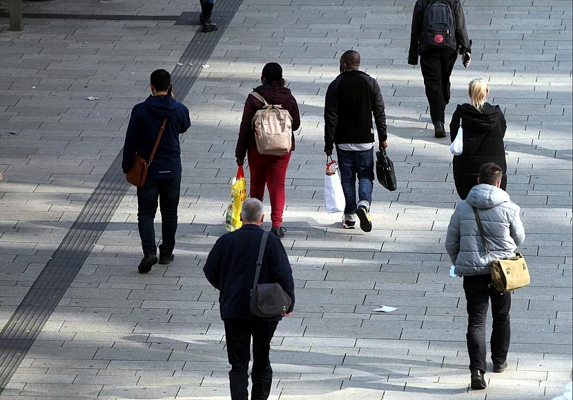 Verbraucher blicken pessimistisch auf 2026