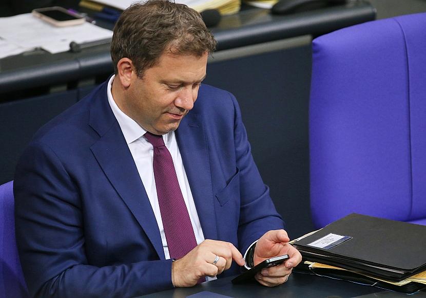 Klingbeil verzichtet an Weihnachten bewusst aufs Handy