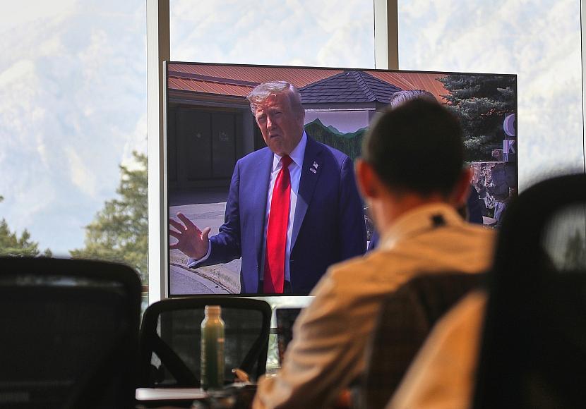 Trump schickt Weihnachtsgrüße auch an 