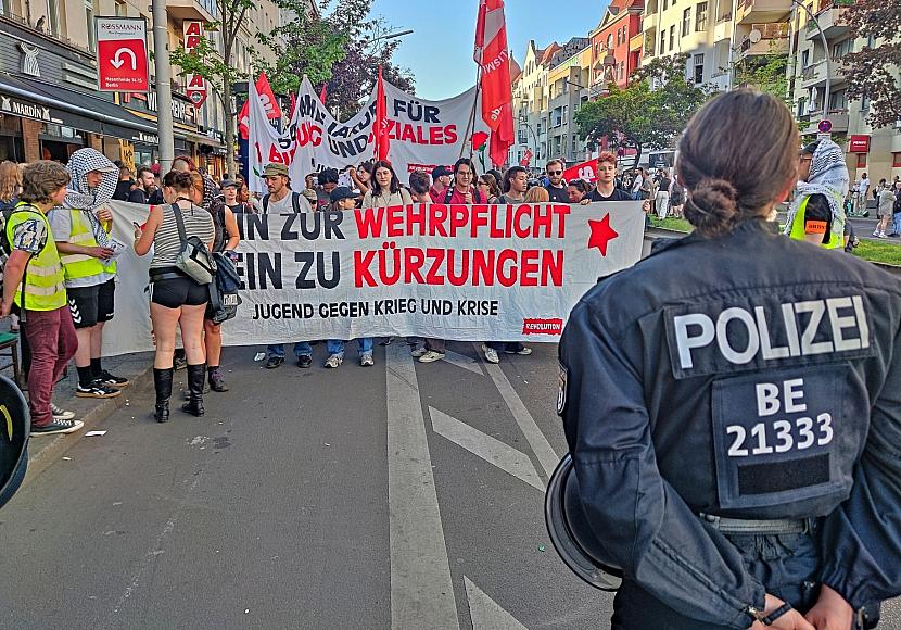 Chef von Verteidigungsausschuss rechnet mit baldiger Wehrpflicht