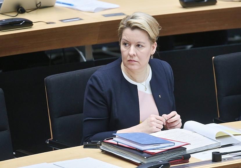 Giffey drängt auf Bundesunterstützung nach Angriff auf Stromnetz