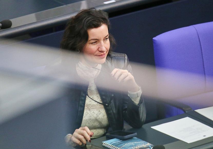 Bär will ersten Fusionsreaktor und mehr Forschung für Frauen