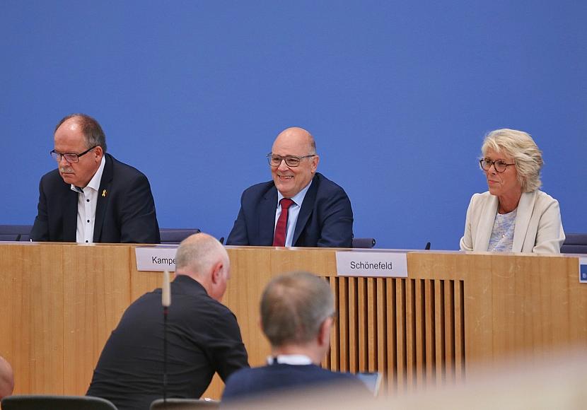 Mindestlohnerhöhung betraf fast fünf Millionen Jobs