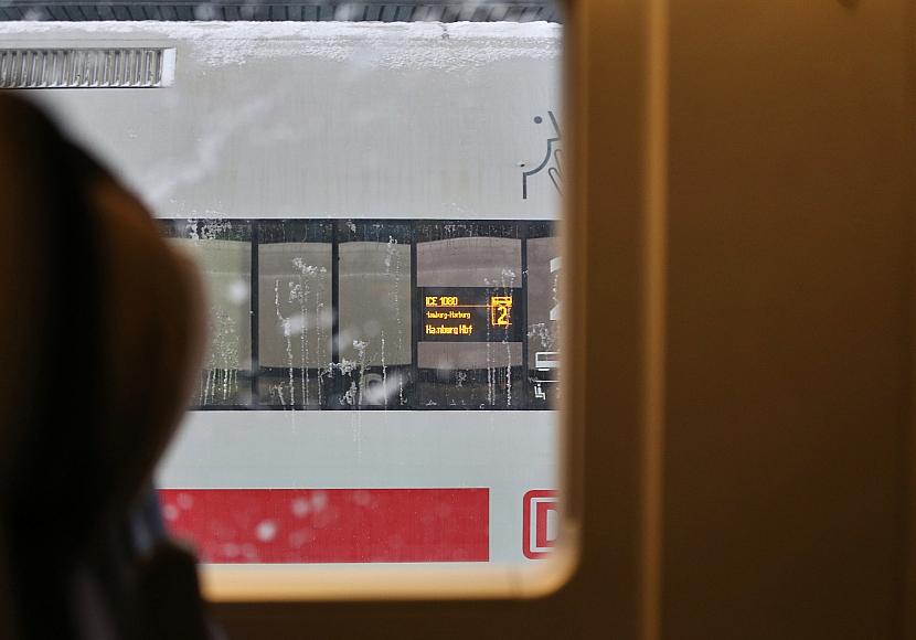 Bahnverkehr wegen Wintereinbruch heftig gestört