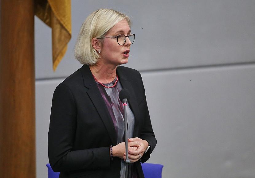 Sportstaatsministerin spricht sich gegen Boykott der Fußball-WM aus