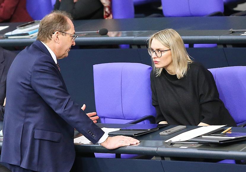 Kürzung bei Kursen: Integrationsbeauftragte tritt Dobrindt entgegen