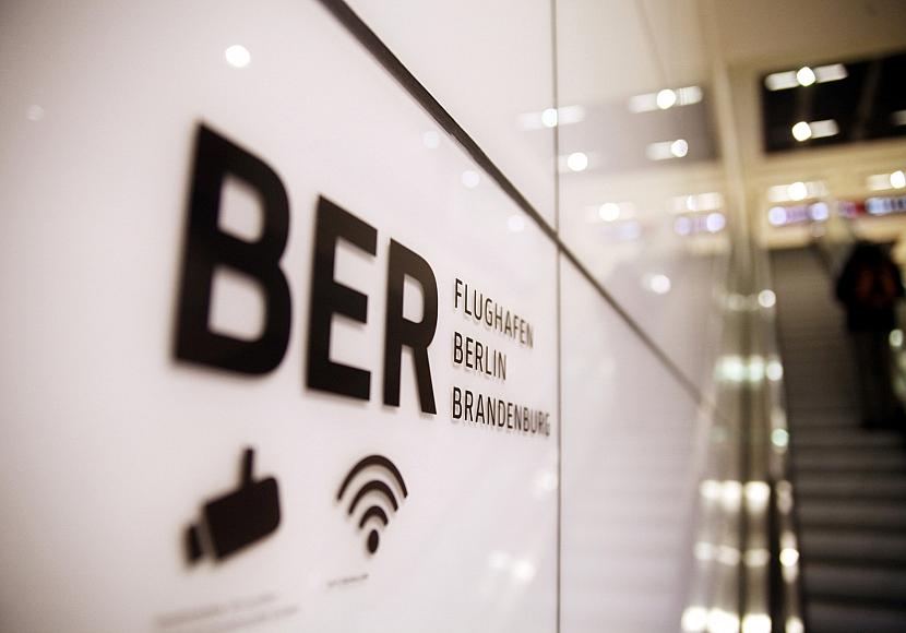 Blitzeis legt Betrieb am Flughafen BER weiter lahm