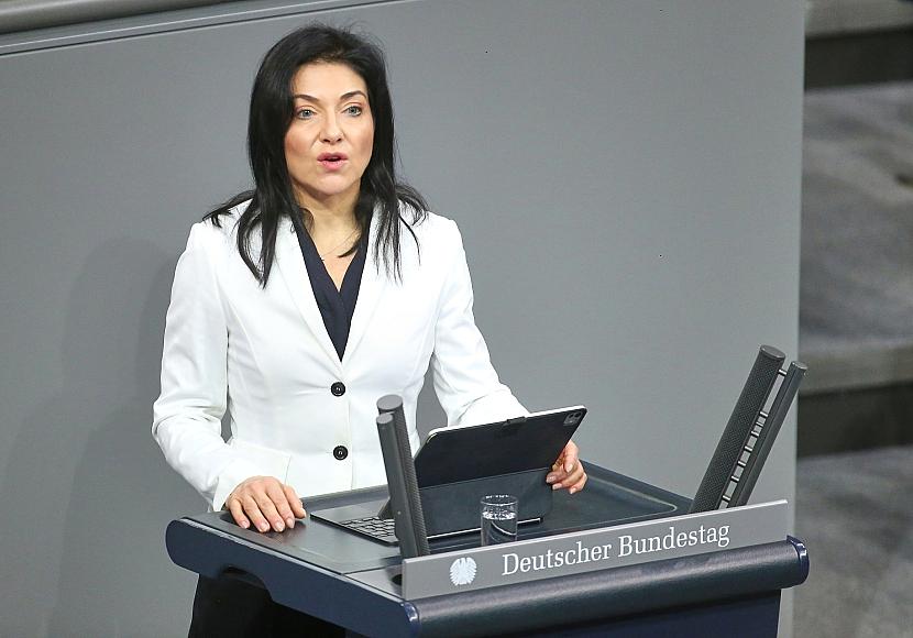 Reiche klagt erneut über geringe Arbeitsstunden in Deutschland