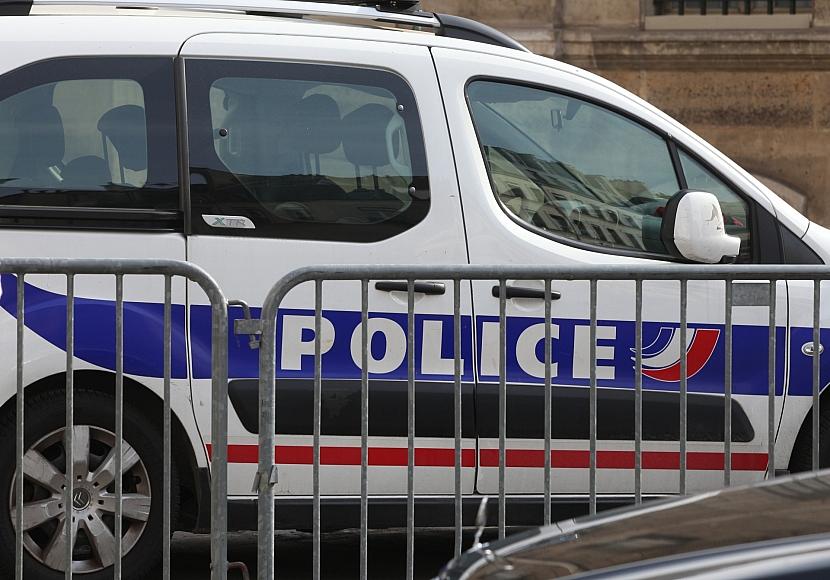 Polizei schießt auf Messerangreifer in Paris