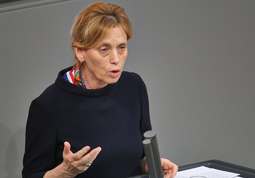 Prien zeigt Sympathie für Frauenstreik