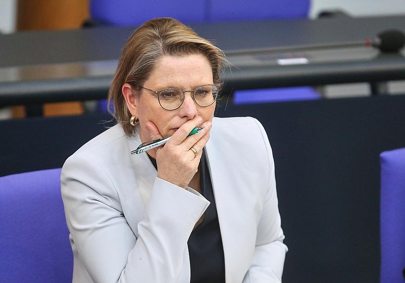 Hubig sieht Politiker-Beleidigungs-Paragrafen kritisch