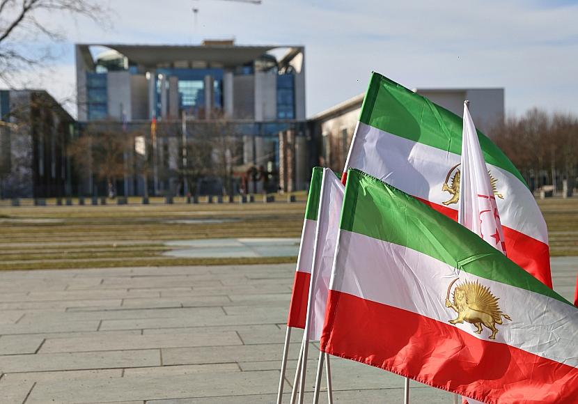 Iran-Krieg: Reichinnek fordert sichere Fluchtwege nach Europa