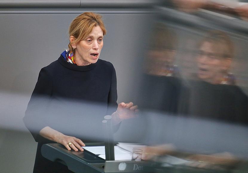 Union weist Kritik an Prien wegen Demokratieprogramm zurück