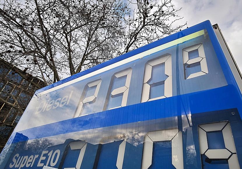 Hohe Spritpreise: Feld fordert Extrazahlung für Bürgergeldempfänger