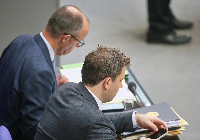 Neue Umfrage: Merz und Schwarz-Rot unbeliebt wie nie