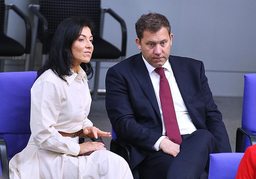 Klingbeil legt Vorbehalte gegen Energiegesetze von Reiche ein