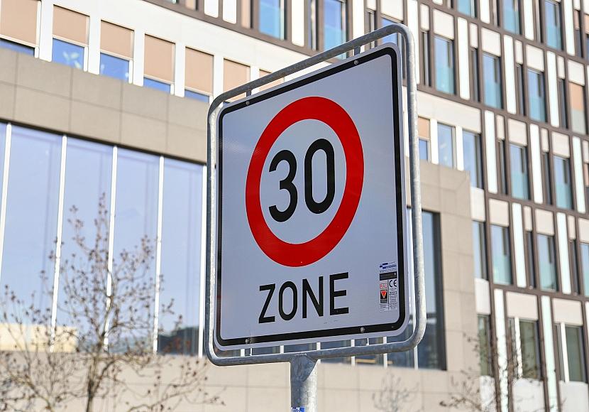 Studie: Tempo 30 in Ortschaften könnte Fußgängerleben retten