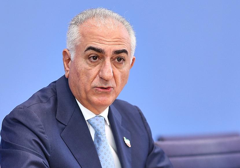 Schah-Sohn bei Berlin-Besuch mit Tomate beworfen