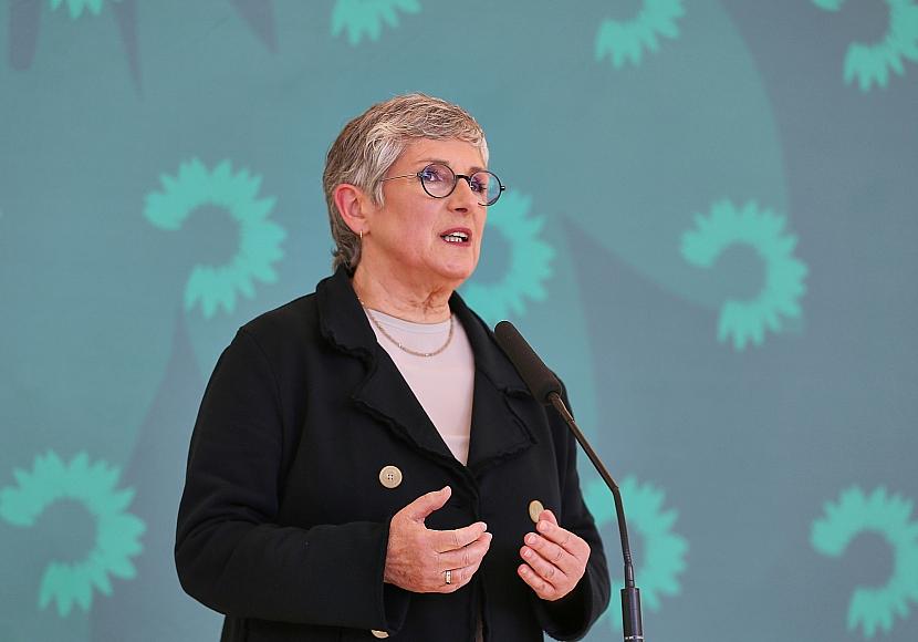 Haßelmann kritisiert Merz und bietet Hilfe für Reformen an