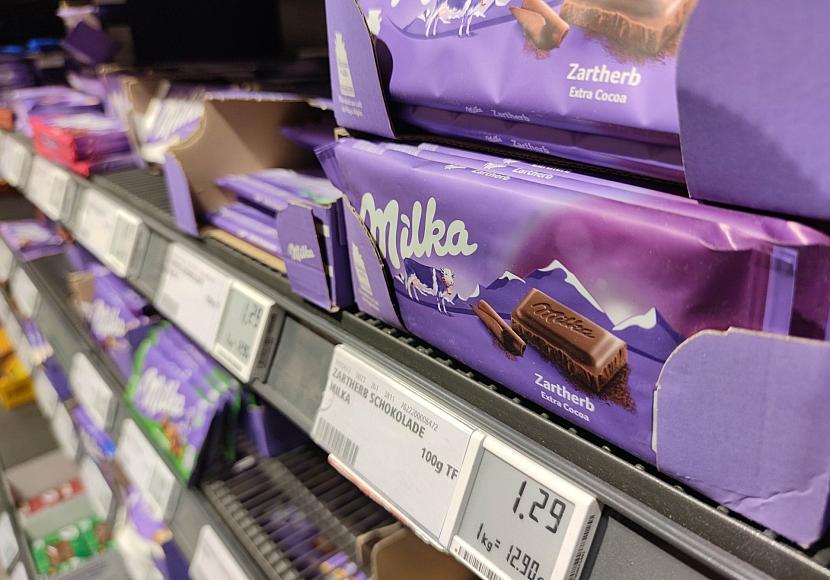 Gericht hält Verpackung kleinerer Milka-Tafeln für irreführend