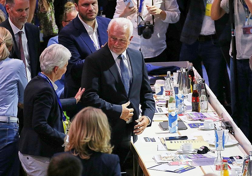 Kubicki zum FDP-Chef gewählt - Strack-Zimmermann unterliegt