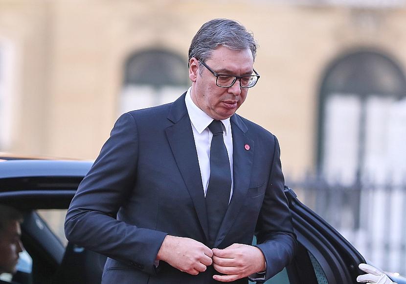 Serbischer Präsident stellt Rücktritt in Aussicht