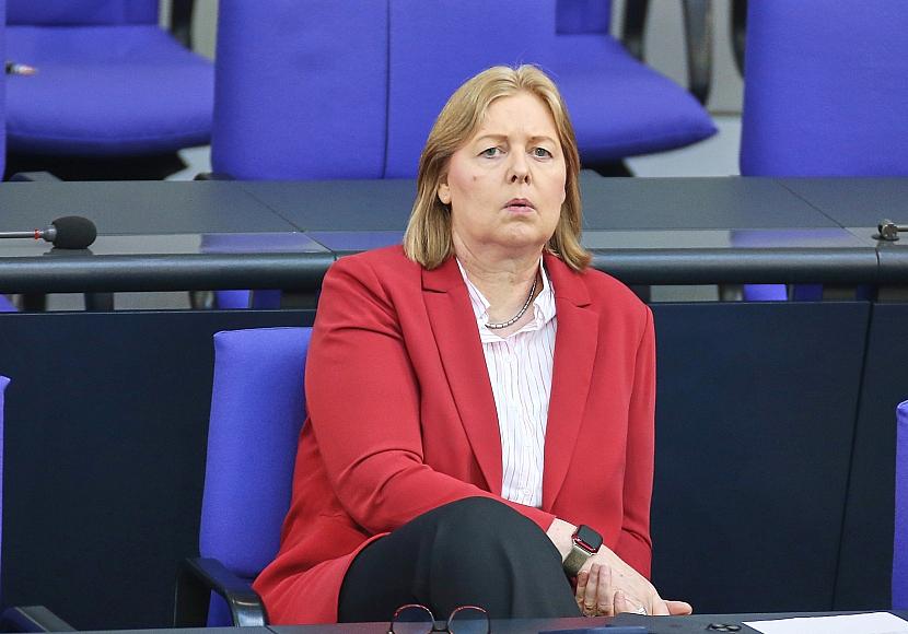 Bas kündigt hartes Vorgehen gegen Sozialleistungsmissbrauch an
