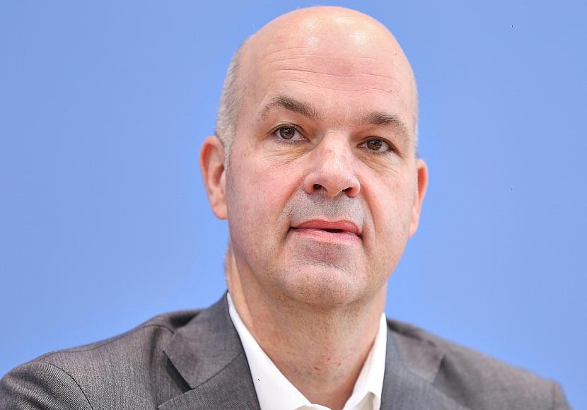 DIW-Präsident: Abschaffung der Rente mit 63 unverzichtbar