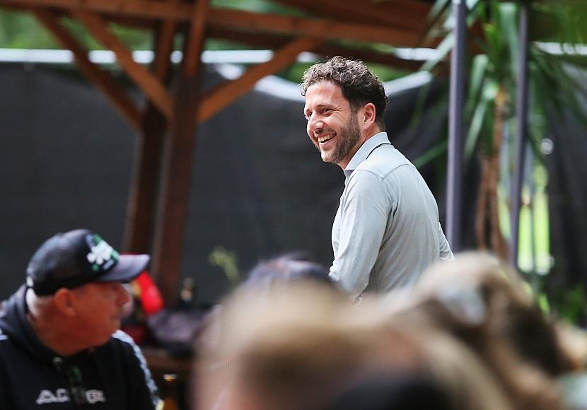Grünen-Chef Banaszak tourt mit 