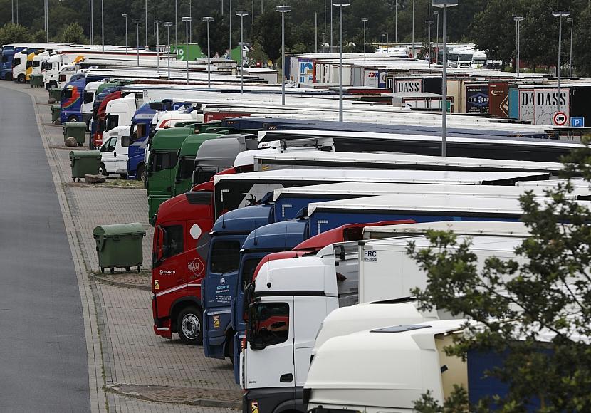 Bilger erwägt Aufhebung des Lkw-Sonntagsfahrverbots