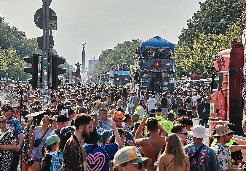Zehntausende bei Techno-Parade 