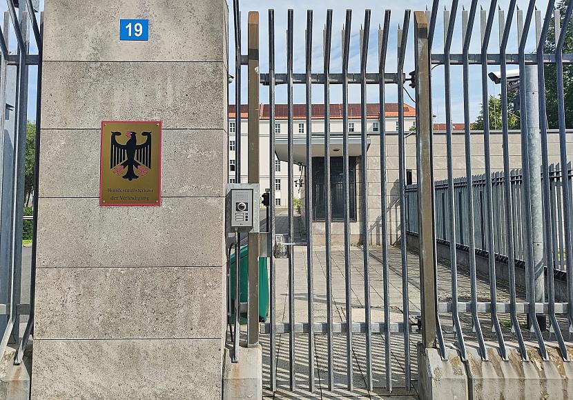 Ministerium plant Vorhalteverträge mit Rüstungsindustrie