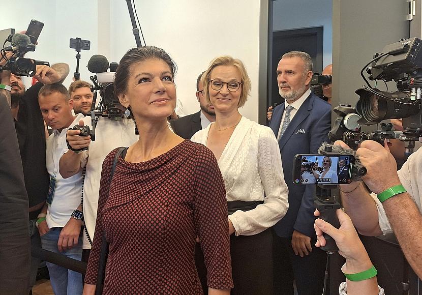 Wagenknecht widerspricht Wolf: 