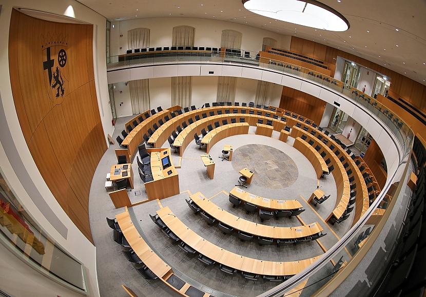 AfD scheitert mit Klage gegen Abgeordnetengesetz in Rheinland-Pfalz